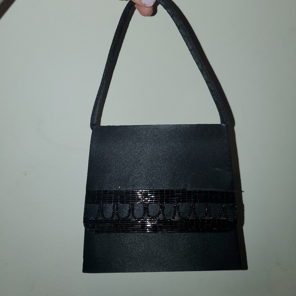 VT Small Black Purse